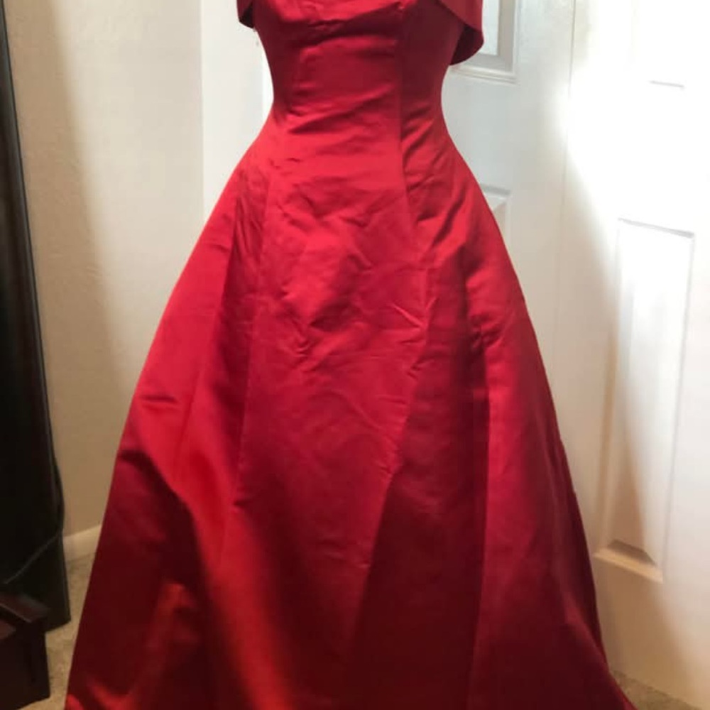 Avalon Strapless Scarlet Dress